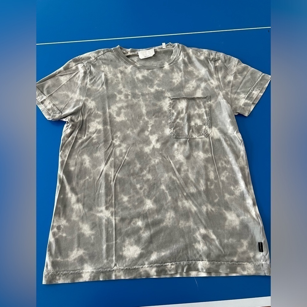 7 For All Mankind Men’s Size Small T-Shirt. Excellent Condition.